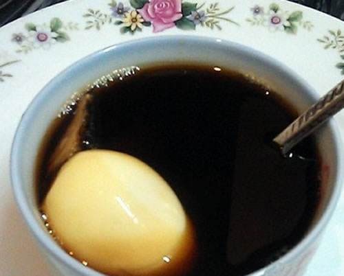 紅糖水煮雞蛋致癌？中老年十月易感謠言盤點